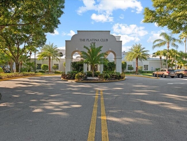 Building Photo - 5415 Verona Dr