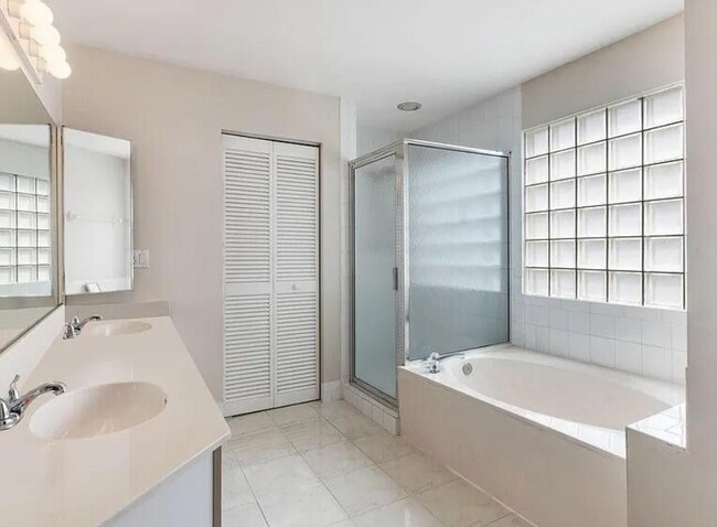 Building Photo - 7782 Hoffy Cir