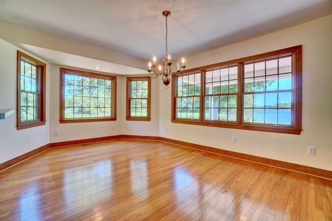 Building Photo - Waterfront Home on 1 Acre Treed Lot, 4/2 +...