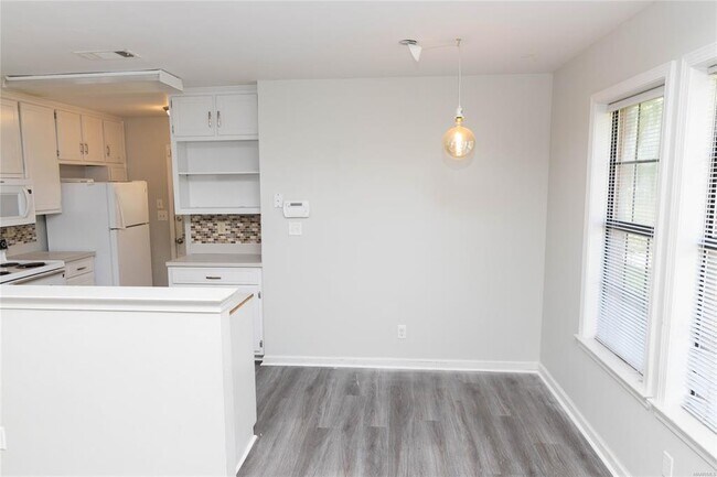 Building Photo - 2136 Station Ct
