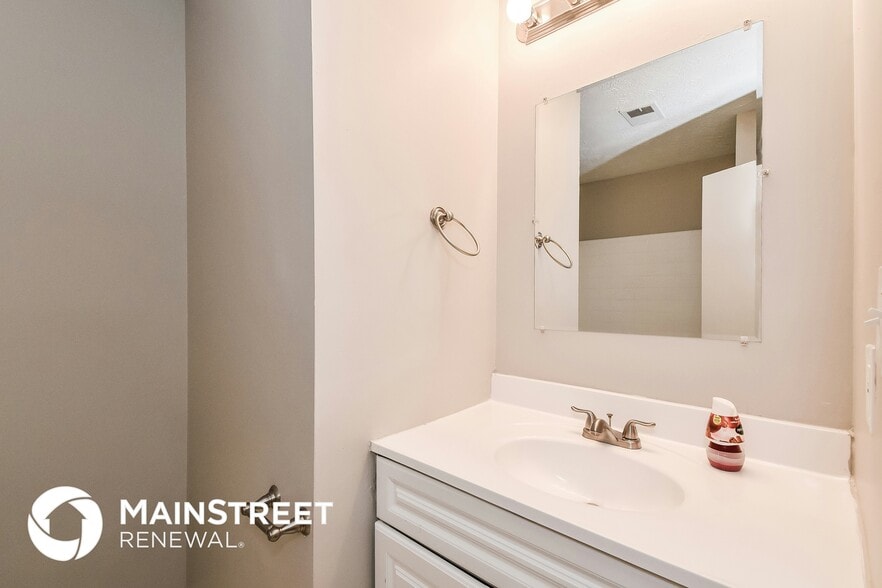 Building Photo - 8799 Parliament Pl