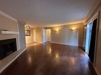 Building Photo - Beautiful one bedroom apartment close to N...