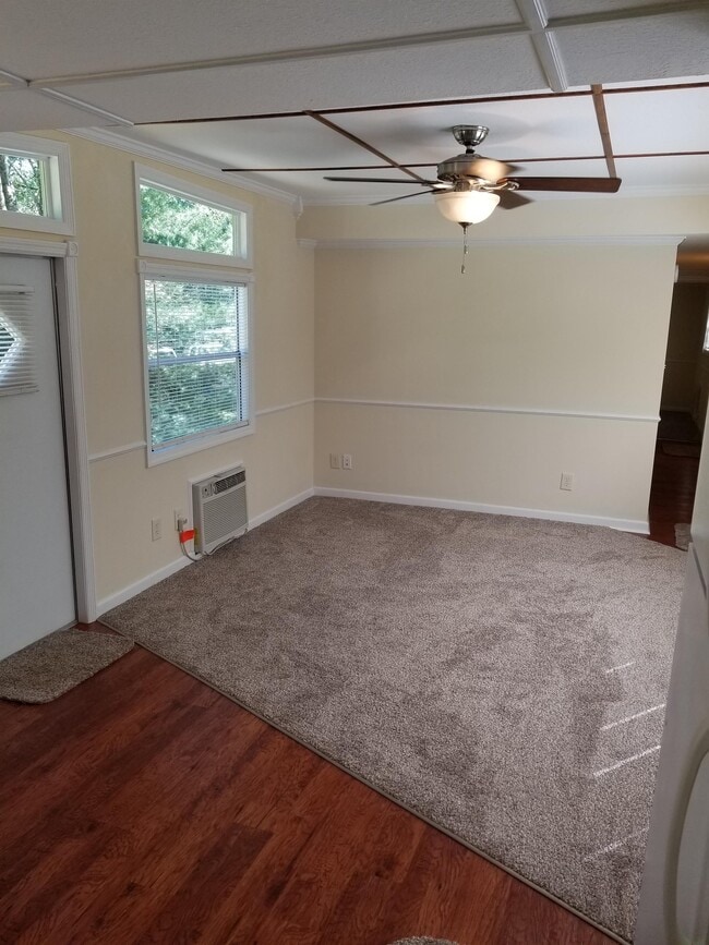 Building Photo - 1162 12 Oaks Cir