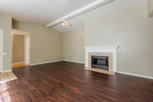 Building Photo - 23 Emery Cliff Pl