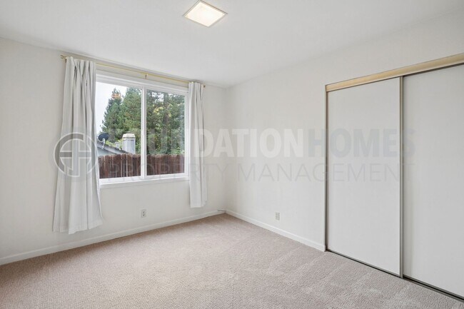 Building Photo - 27 Partridge Dr