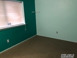 Building Photo - 213 Feller Dr