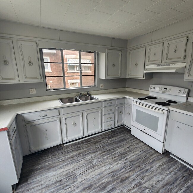 Building Photo - 614 N Griffin St