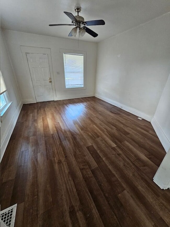 Building Photo - 201-203 Pleasant St.