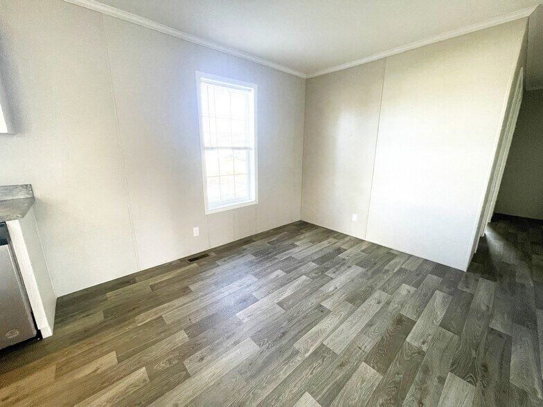 Building Photo - 49 Bellwood Dr