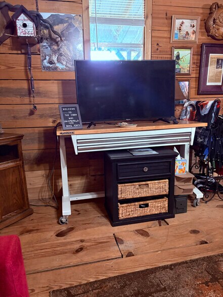 Building Photo - 1305 Wild Rd