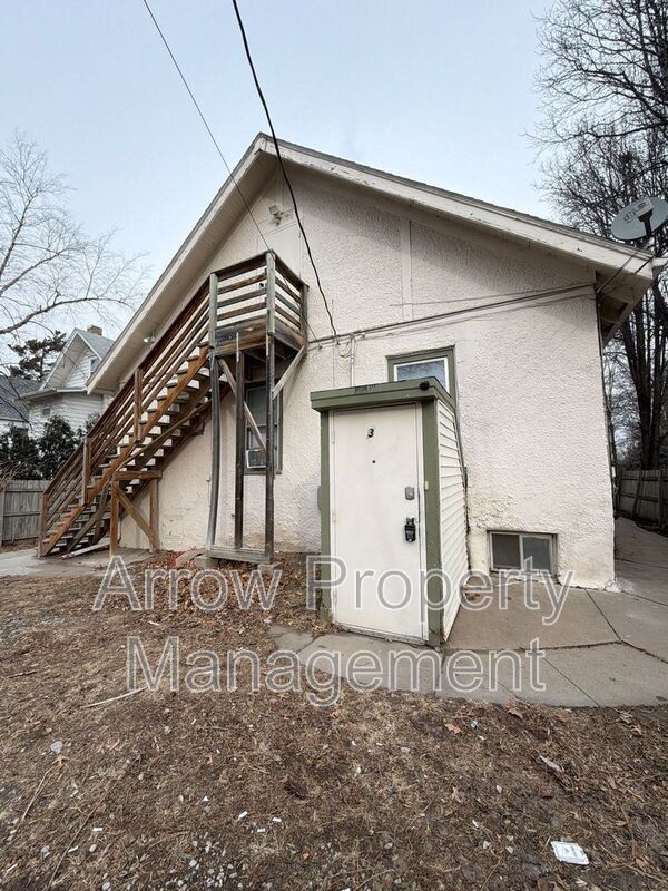 Building Photo - 1979 South St