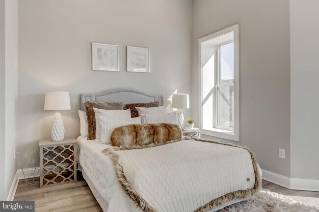 Building Photo - Stunning End-Rowhouse 4/Bedrooms, 4.5 Baths, in Shaw/Truxton Circle – Bathed in Natural Light!