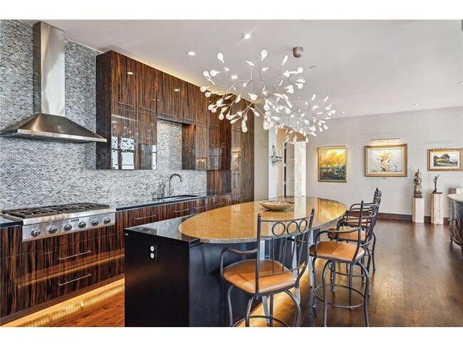 Building Photo - 201 S 11th St