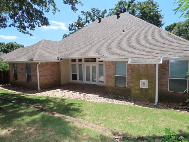 Building Photo - South Tyler/Whitehouse Schools! Gorgeous 3...