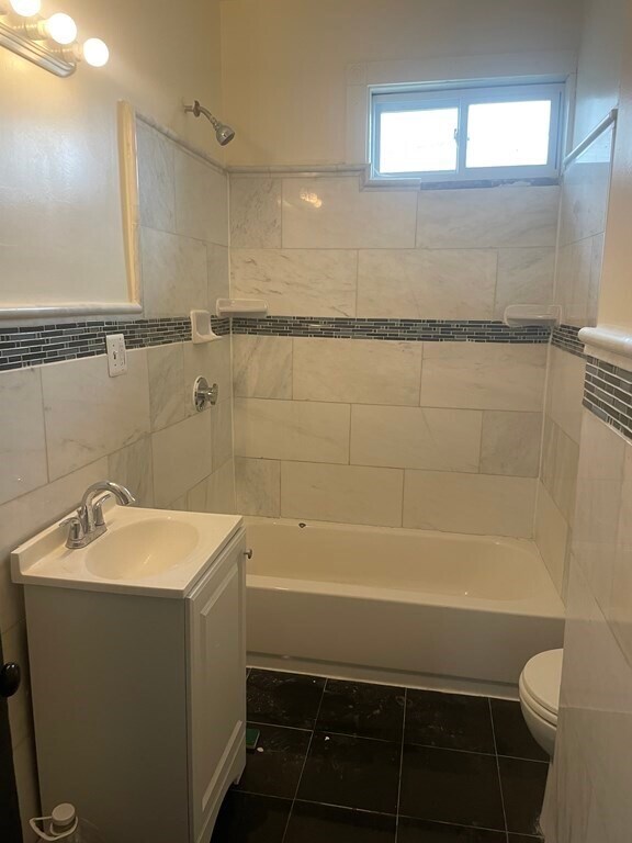 Building Photo - 6 Ware St