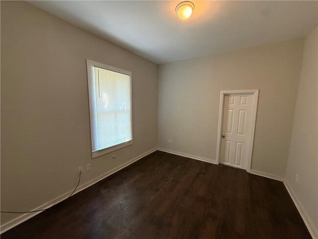 Building Photo - 125 Garnett Ave