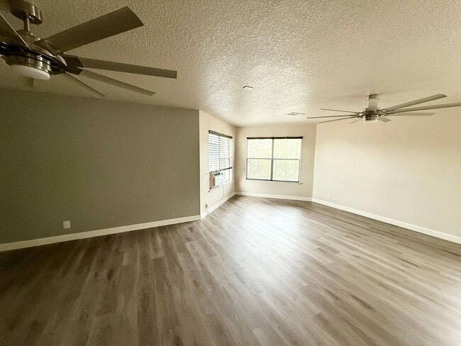 Building Photo - 3-bed 2.5bath home near Seaworld