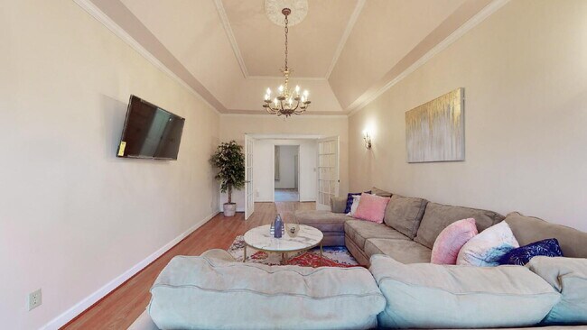 Building Photo - The Mylandia | Beautiful and spacious University City – Charlotte house with a backyard, offering...