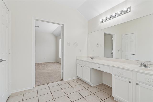 Building Photo - 9937 Tanglebrush Dr