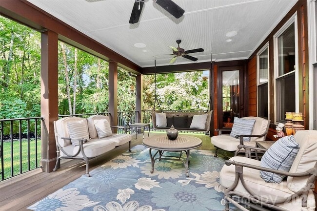 Building Photo - 6031 Greystone Dr