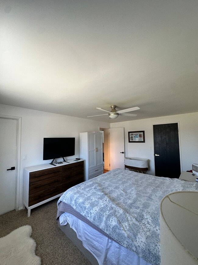 Building Photo - Gorgeous single- family home with Detached...