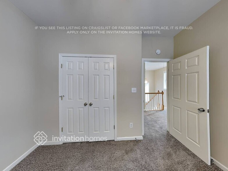 Building Photo - 115 Denham Square