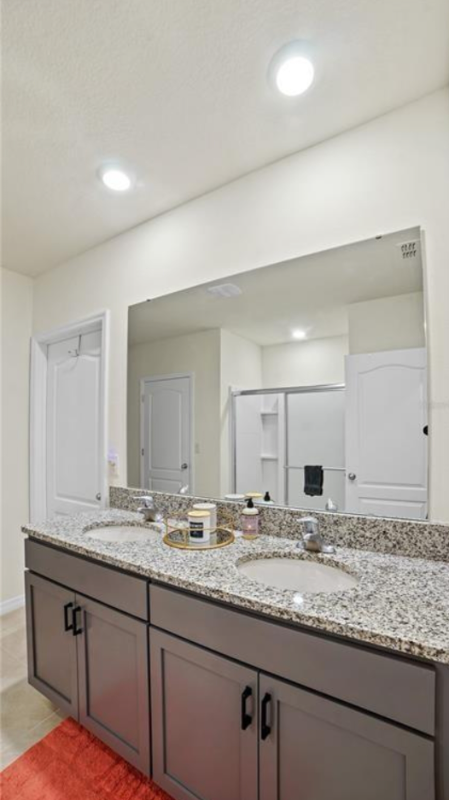 Building Photo - 204 Sunset Point Dr
