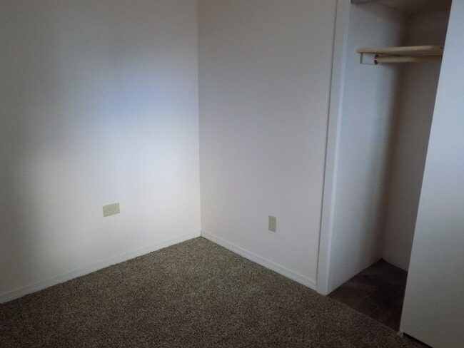 Building Photo - 1865 Hope St