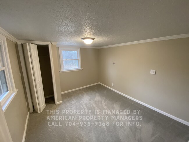 Building Photo - 135 Earnhardt Ave