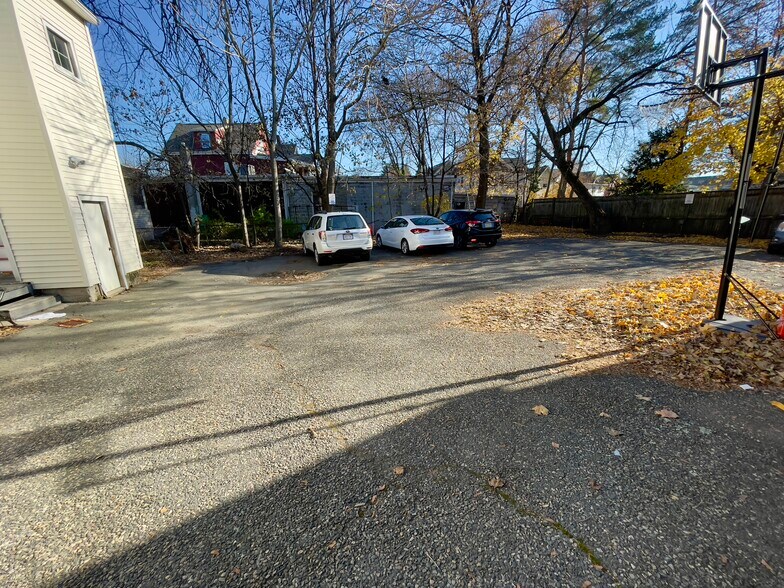 Building Photo - 2572 Massachusetts Ave