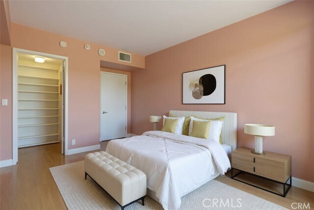 Building Photo - 850 E Ocean Blvd