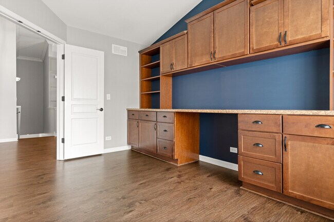 Building Photo - 1009 Birchwood Dr