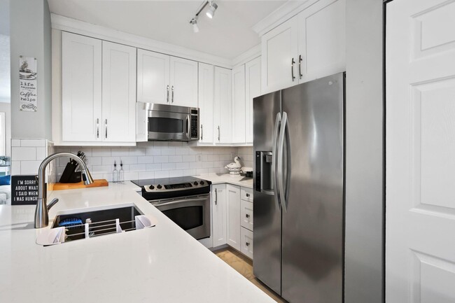 Building Photo - 106 Moorings Dr