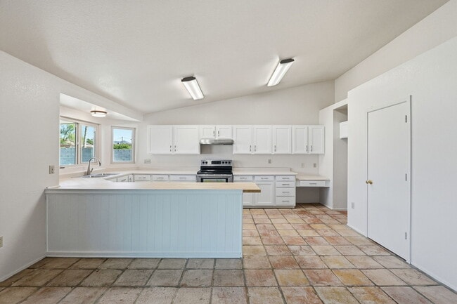 Building Photo - 7016 E Menlo St