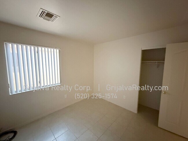 Building Photo - 4023 E Angel Spirit Dr