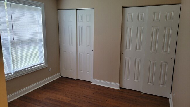 Building Photo - 15 Foxcroft Rd