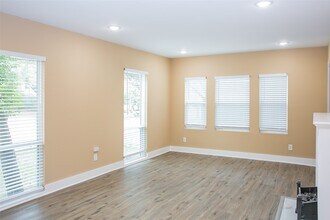 Building Photo - 2301 Albans Rd