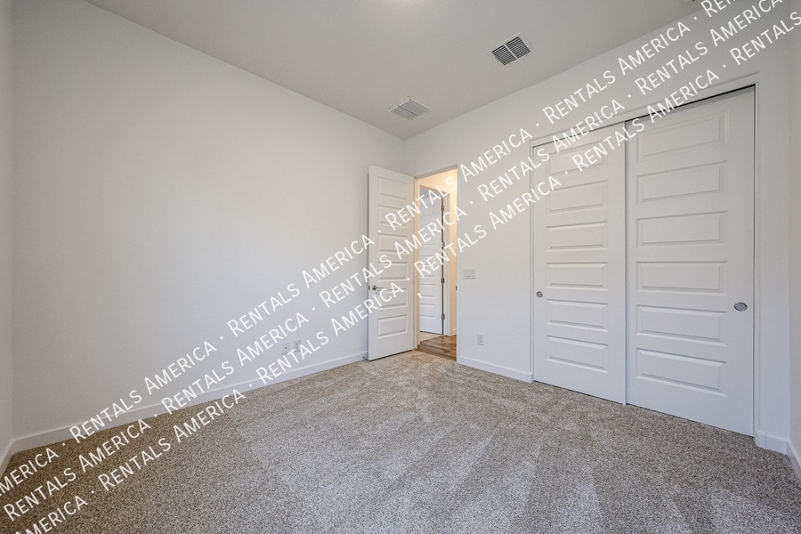 Building Photo - 23075 E Lords Wy