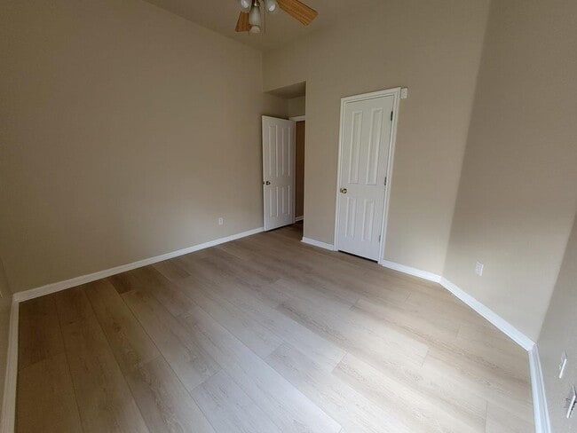Building Photo - 1013 Howeth Dr