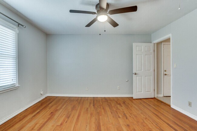 Building Photo - Charming 4-Bedroom Home in The Village – U...