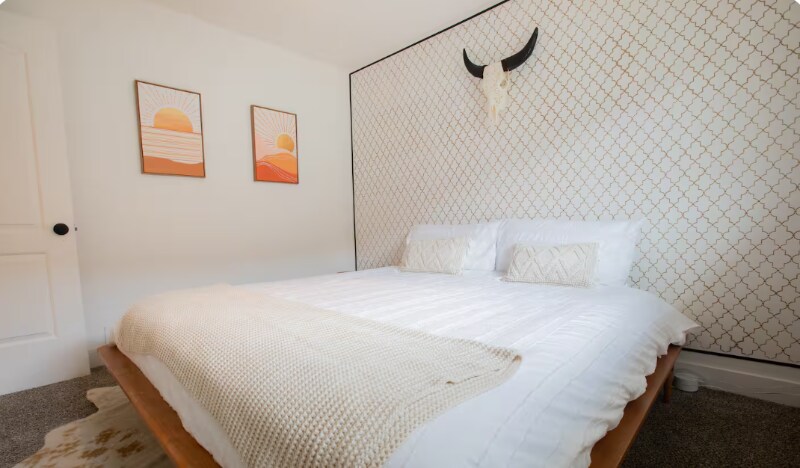 Building Photo - 64 Hartwell Ave