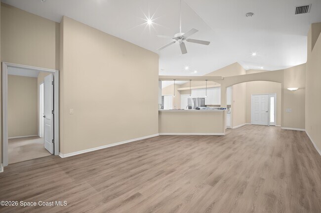 Building Photo - 6924 Renshaw Dr