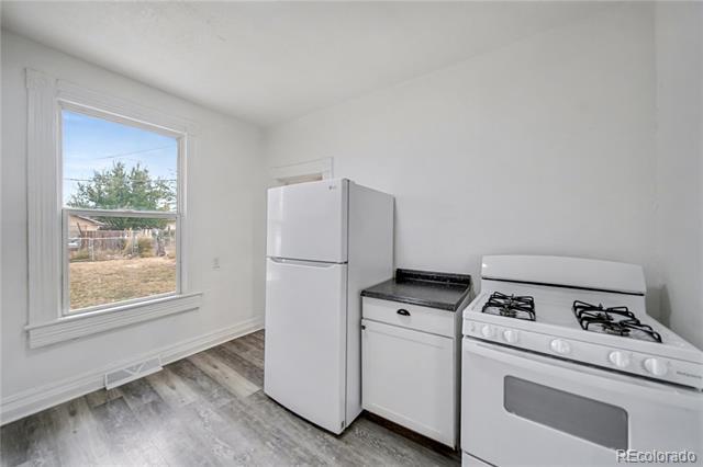 Building Photo - 1434 E Orman Ave