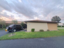 Building Photo - 3568 Boca Ciega Dr