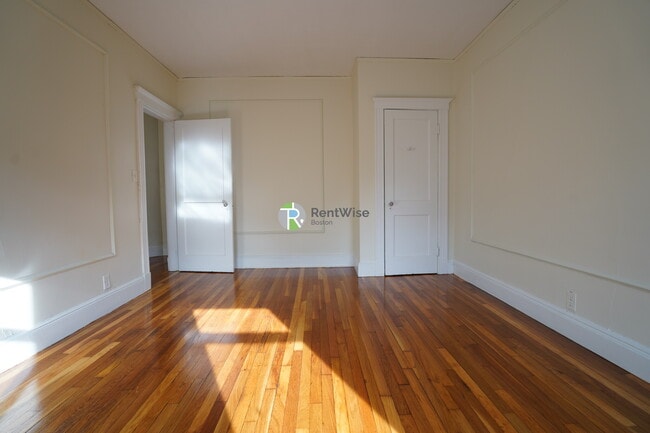 Building Photo - 8 Vinal St