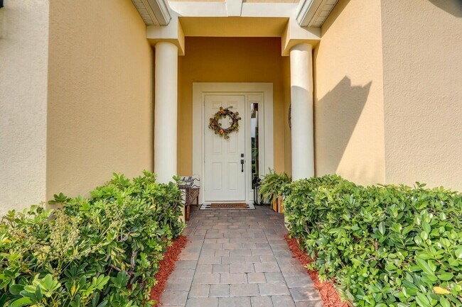 Building Photo - 6120 NW Cullen Way