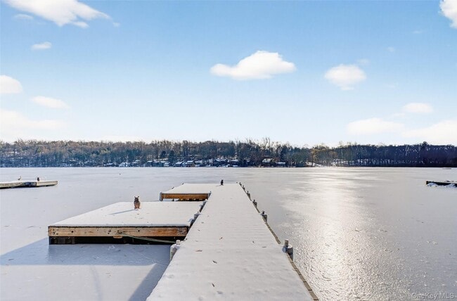 Building Photo - 34 Twin Lakes Rd