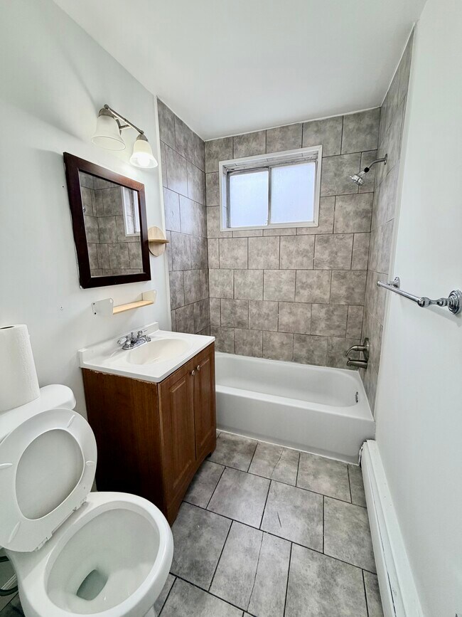 Building Photo - 6518 N Camac St