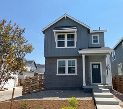 Building Photo - 3364 N Catawba Wy