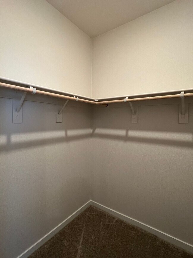 Building Photo - STUNNING BRAND NEW 3 BEDROOM HOME IN W. ROSEVILLE!!